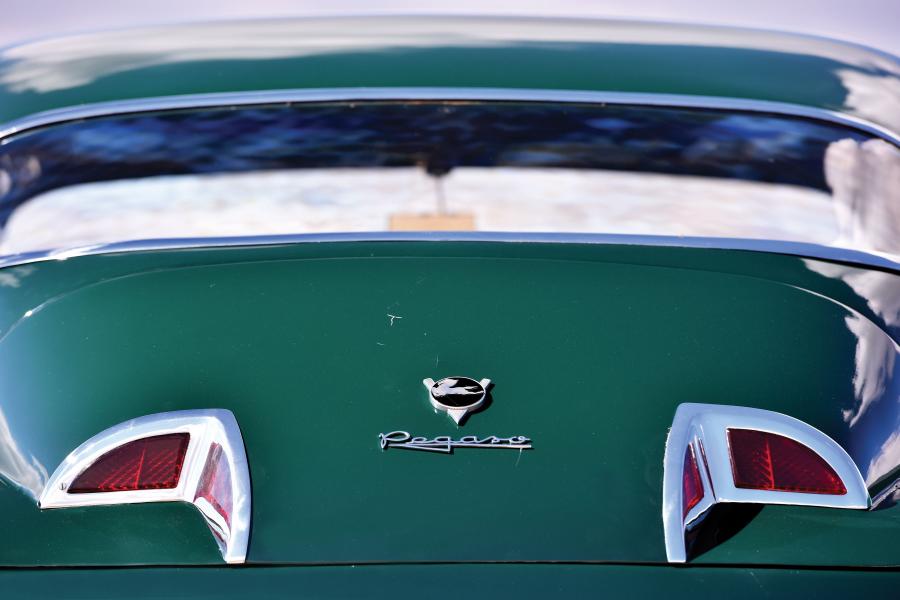 Детали экстерьера Pegaso Z-102 B Berlinetta 1953 года  (фото 4 из 22)